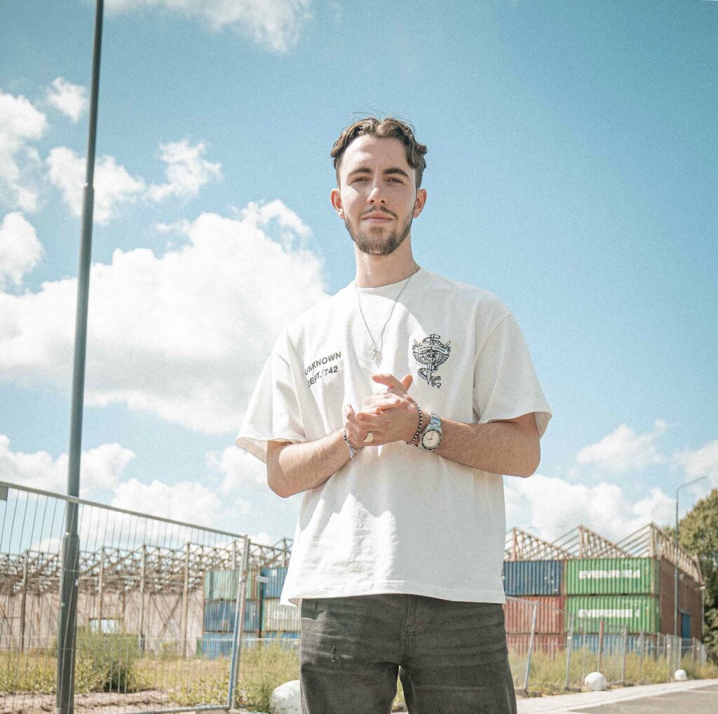 LV Presspic #1 DJ LV